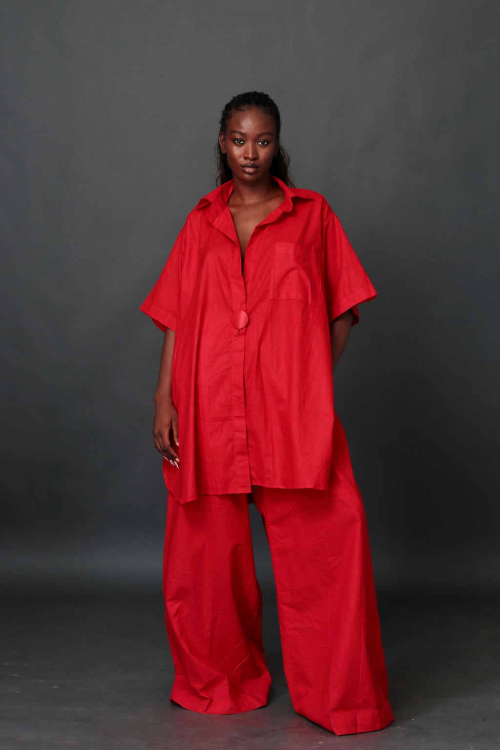 Dɔwɔla In Red